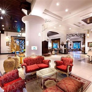 Shangrila Boutique Hotel